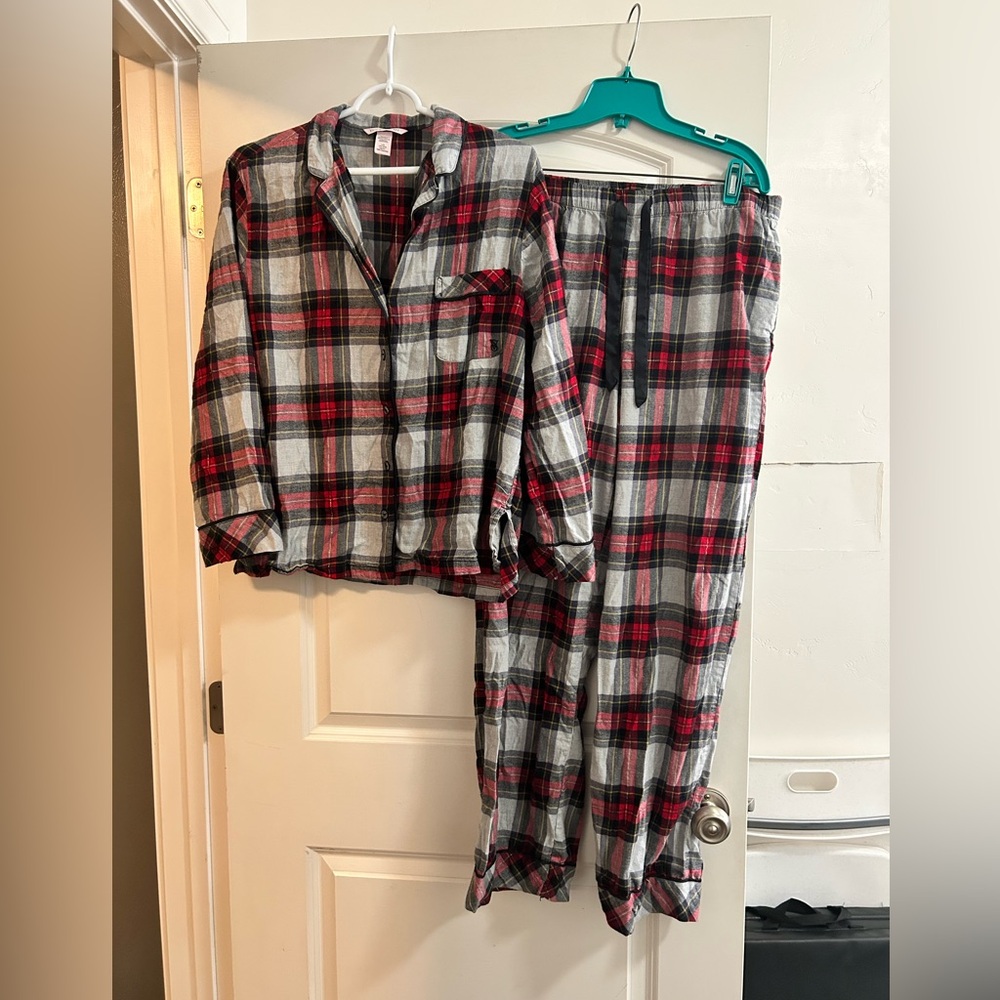 VICTORIA'S SECRET Flannel‎ Oversized Long Pajama Set size large - Picture 2 of 8